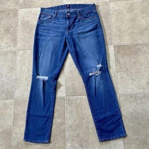 Gap 1969 Denim Girlfriend Jeans Size 28 R Inseam 27.5